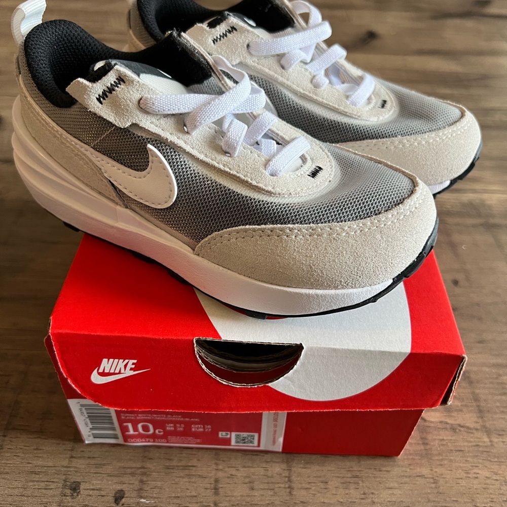 Toddler Nike Kids' Gray and White Sneakers - brand new